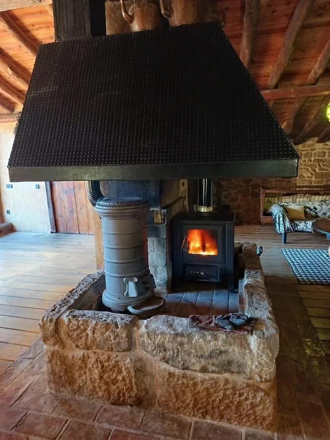 Can Miqueló: casa familiar rústica Prat de Comte Casa rural