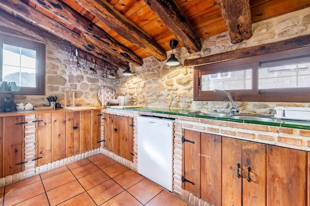 Can Miqueló: casa familiar rústica Prat de Comte 0*,