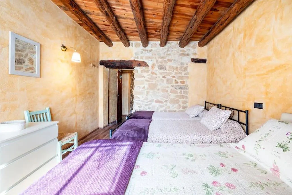 Can Miqueló: casa familiar rústica Prat de Comte España