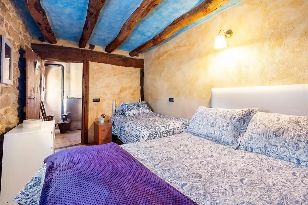 Can Miqueló: casa familiar rústica Prat de Comte 0*,  España