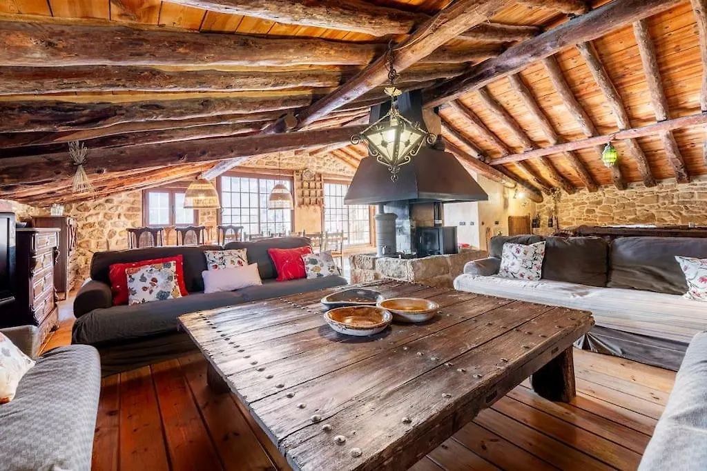 Casa rural Can Miqueló: casa familiar rústica Prat de Comte