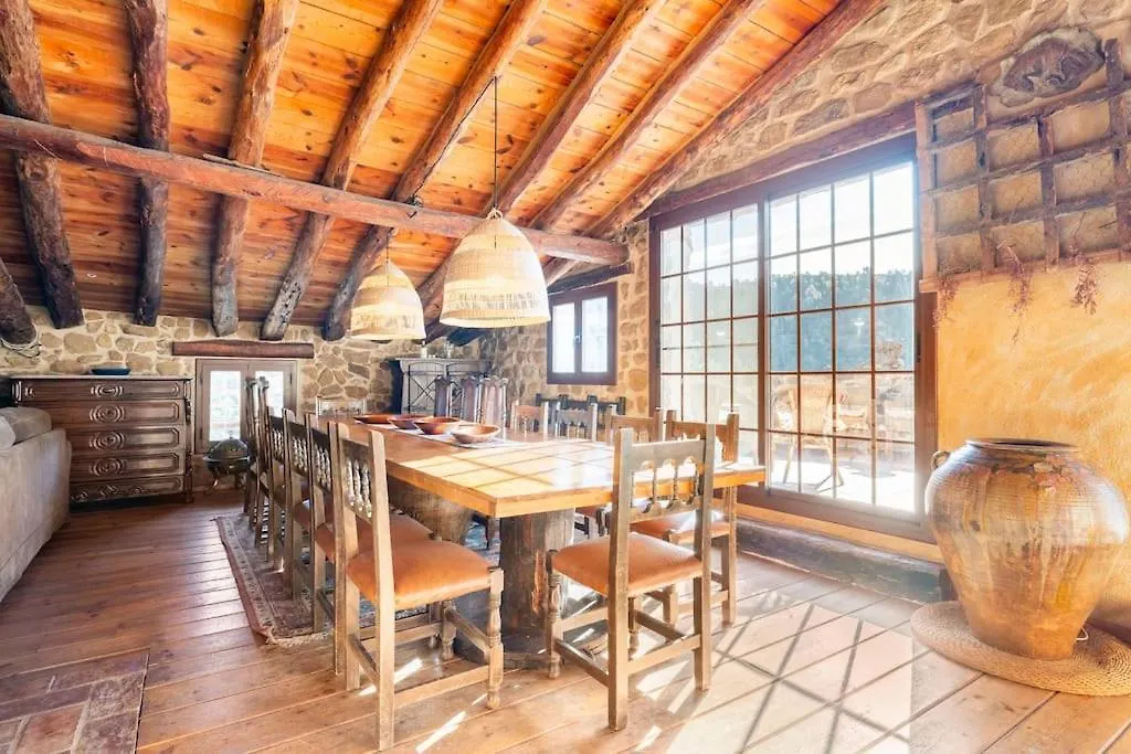 Can Miqueló: casa familiar rústica Prat de Comte Casa rural