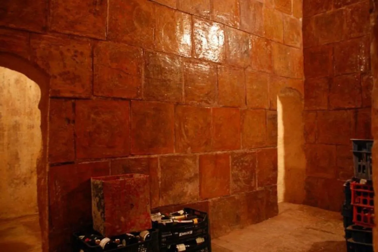 Can Miqueló: casa familiar rústica Prat de Comte España
